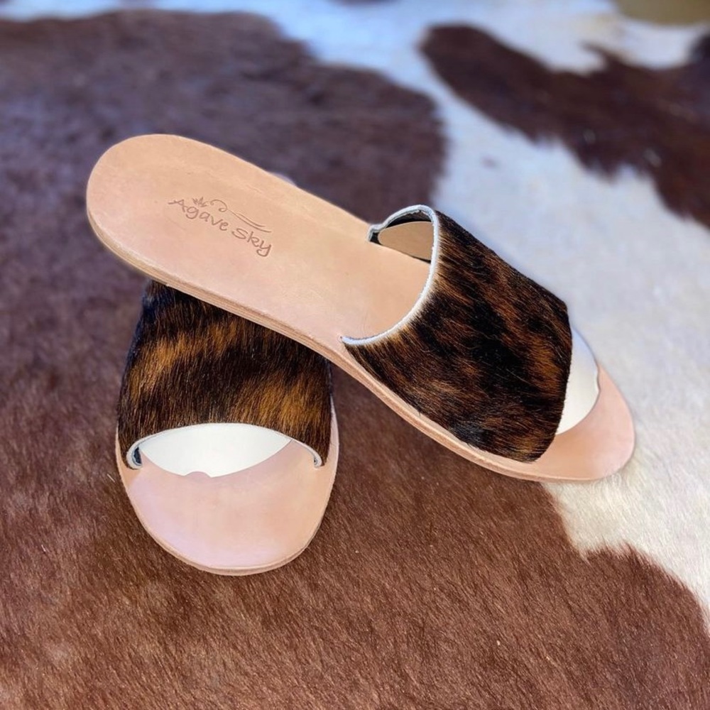 Agave sky cowhide sandals